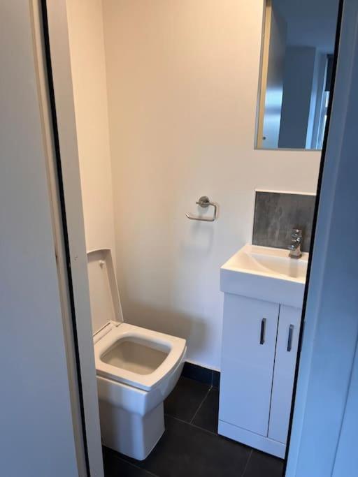 The Serviced Accommodations ハーロウ エクステリア 写真